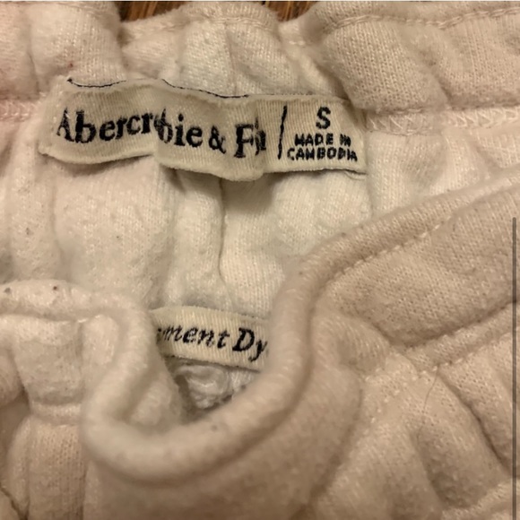 Abercrombie & Fitch Matching Sweatsuit (M Sweater, S Sweatshorts) - Picture 9 of 9